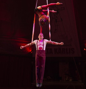 Aerial duo 109 min