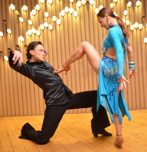 Dance couple 197 min