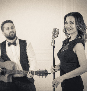 Singer and guitar player 218 min