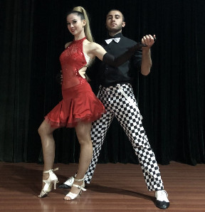 Dance couple 243 min