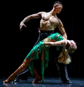 Dance couple 303 min