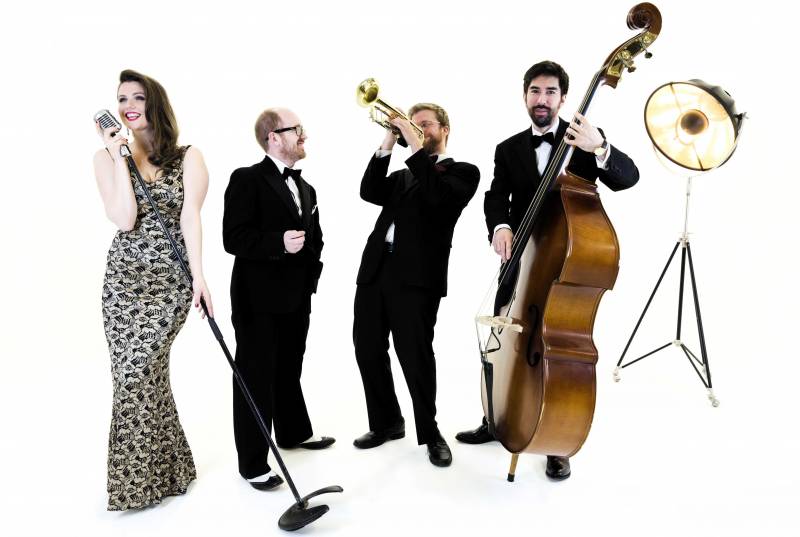 Urgently looking for  4pcs jazz band with singer